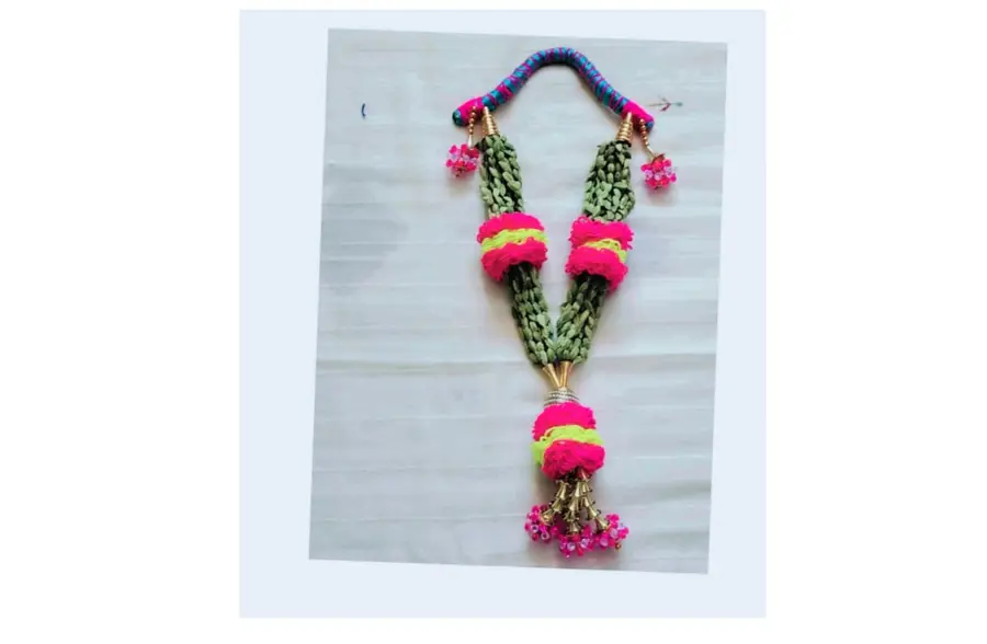 பிங்க் & ரேடியம் யெல்லோ நூல் ஏலச்சி கைத்தறி மாலை (Pink & Radium Yellow Thread Elaichi Handmade Maalai)